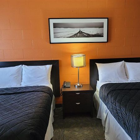 Roadking Inns Motel Calgary Exterior photo