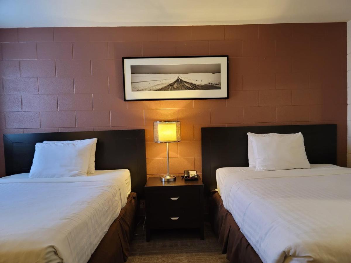 Roadking Inns Motel Calgary Exterior photo