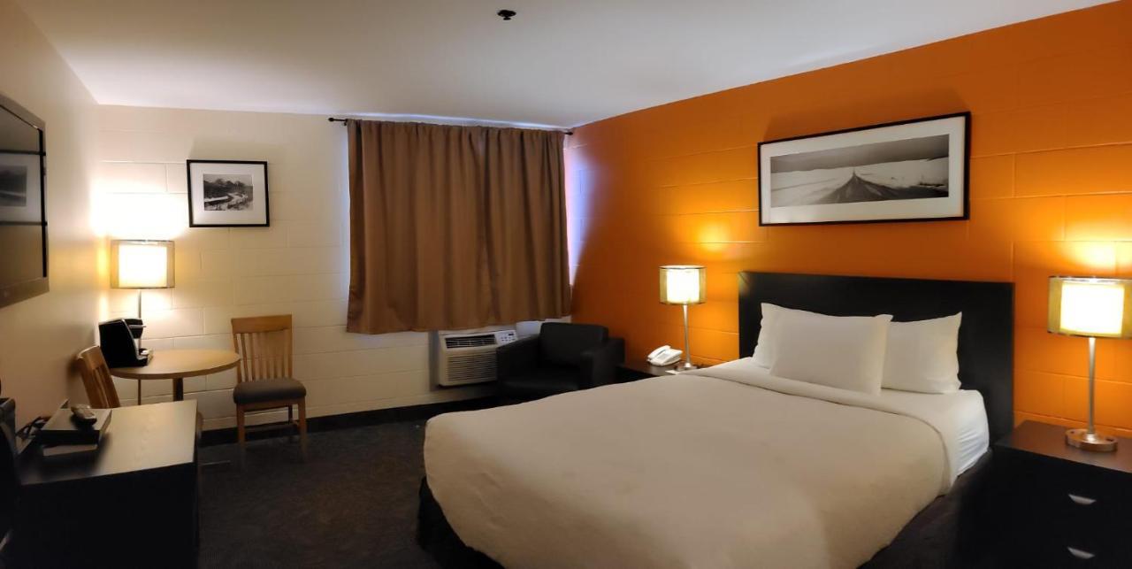 Roadking Inns Motel Calgary Exterior photo