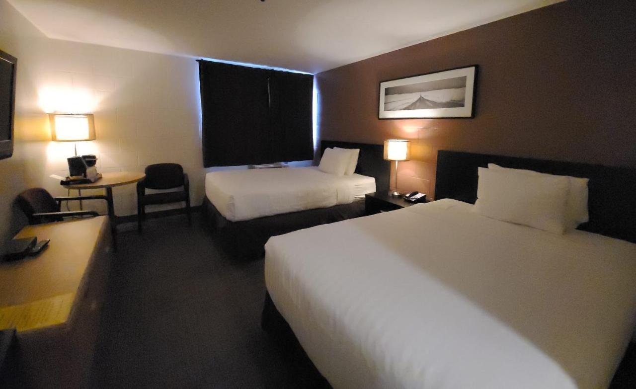 Roadking Inns Motel Calgary Exterior photo