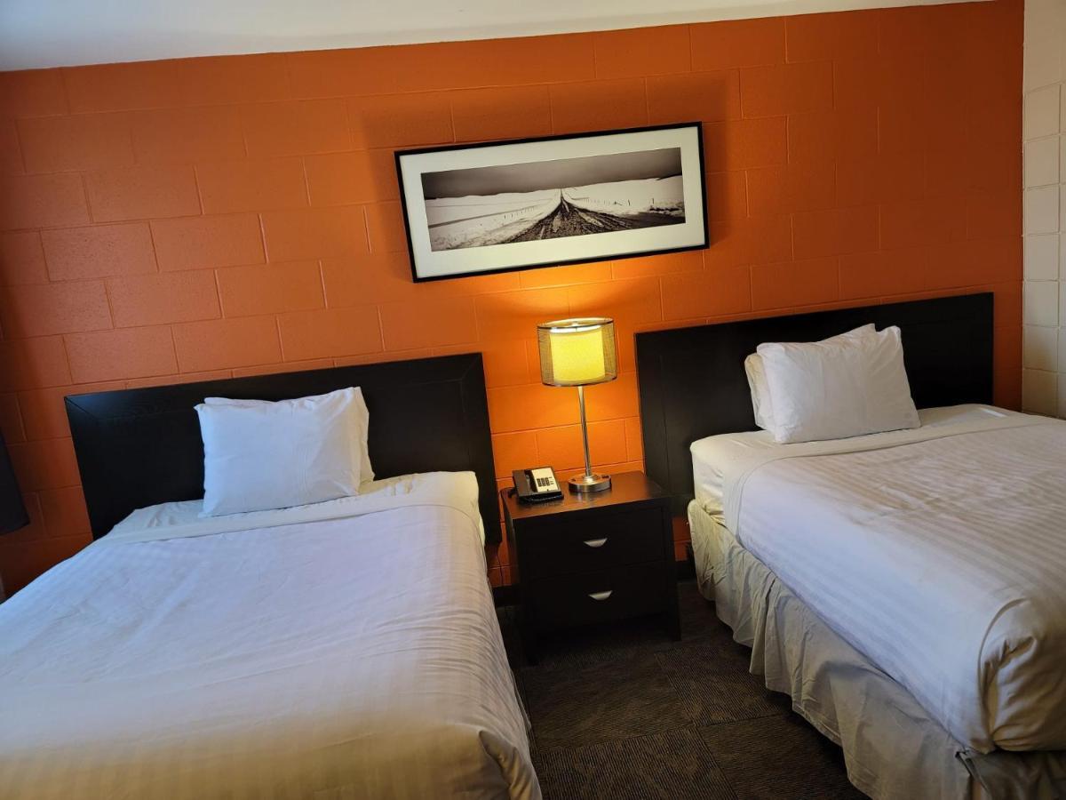 Roadking Inns Motel Calgary Exterior photo